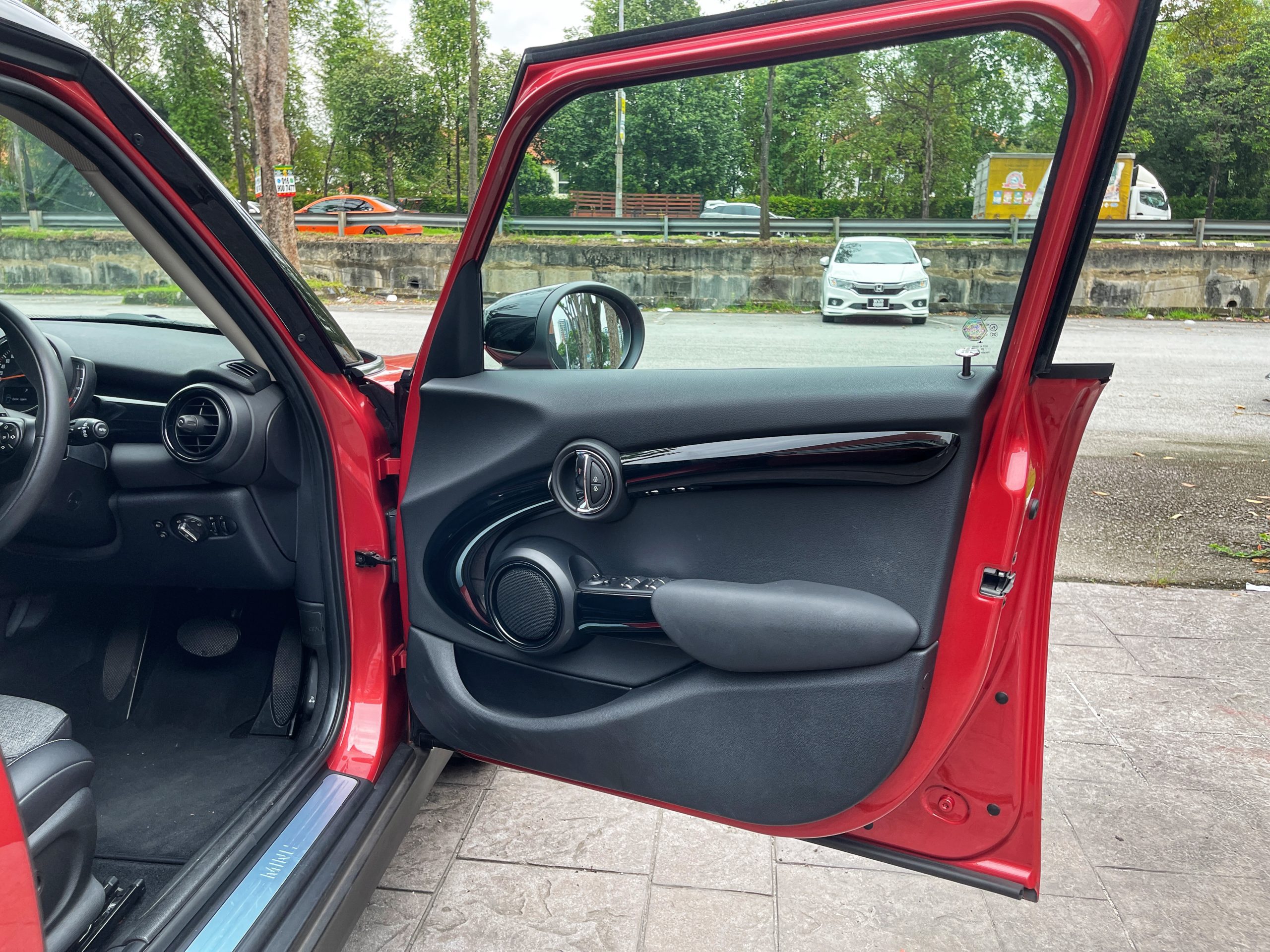 2020 MINI COOPER ROSEWOOD EDITION